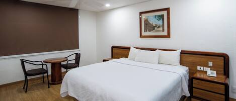 Standard Room, 1 King Bed