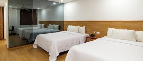 Double Room, 2 Queen Beds | Desk, laptop workspace, soundproofing, free WiFi