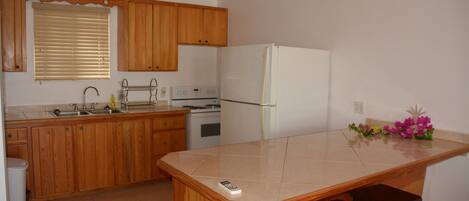 Cookware/dishes/utensils