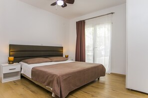 2 bedrooms, in-room safe, iron/ironing board, travel crib
