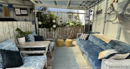 Home away from home, super comfy inside and out with pool, pizza oven and bbq