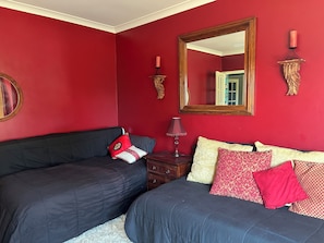 5 bedrooms, desk, iron/ironing board, travel crib - Home away from home, super comfy inside and out with pool, pizza oven and bbq (Hilton)