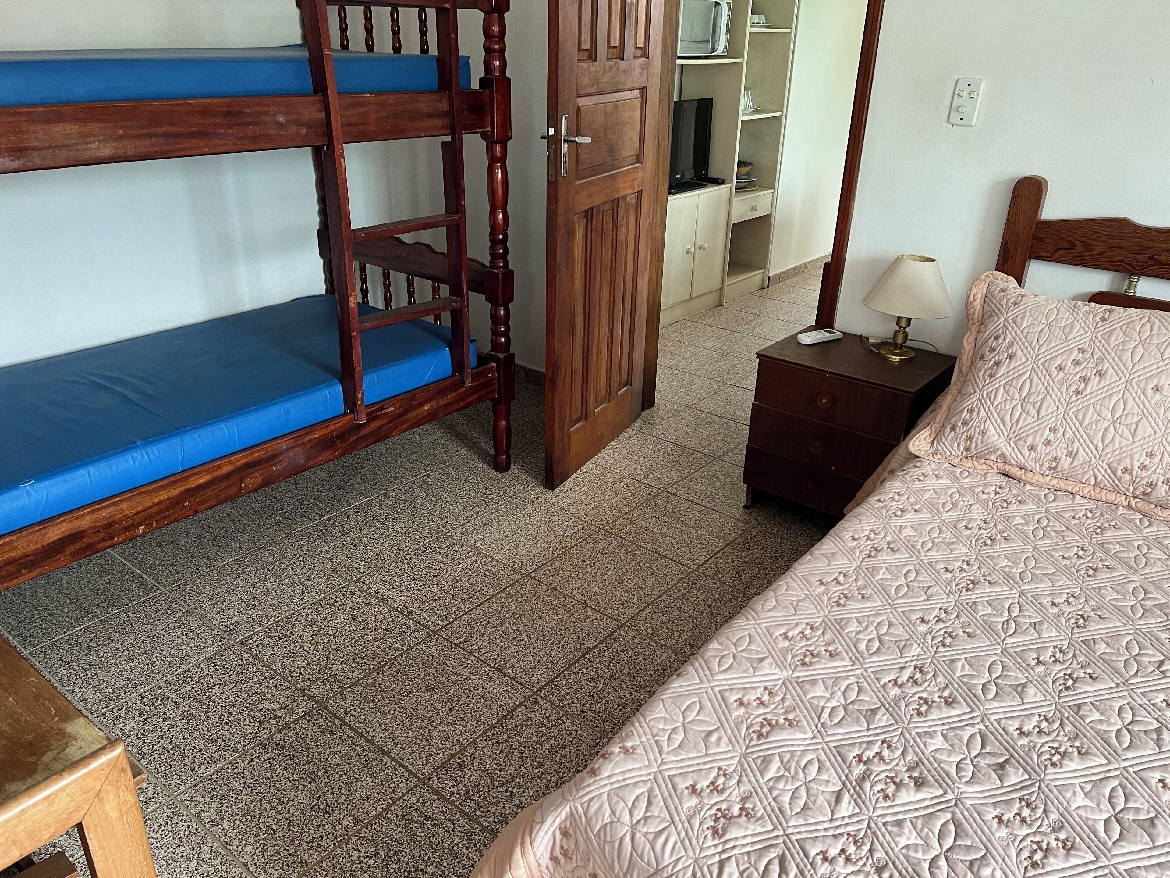 Apt 01 SUITE WITH AIR / C UBATUBA BEACH PEREQUE AÇÚ