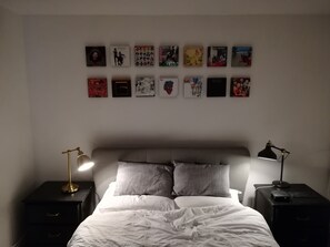 1 bedroom, desk, iron/ironing board, internet