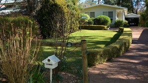 Property grounds - Lucindale lovely cottage garden (Burrawang)