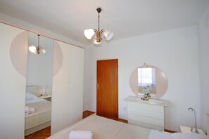 3 bedrooms, free WiFi, bed sheets