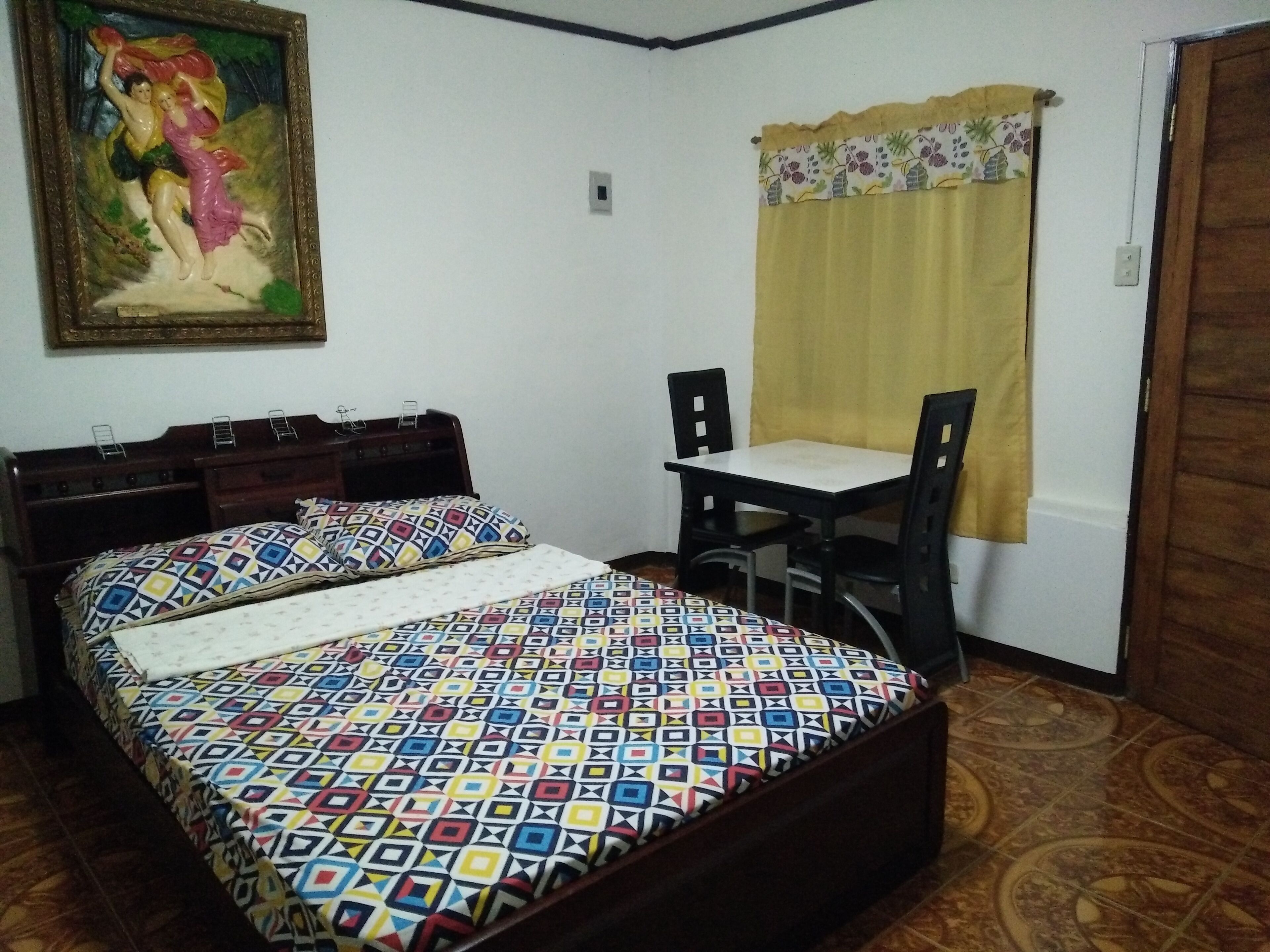 Traditional Filipino Home Near 100 Islands