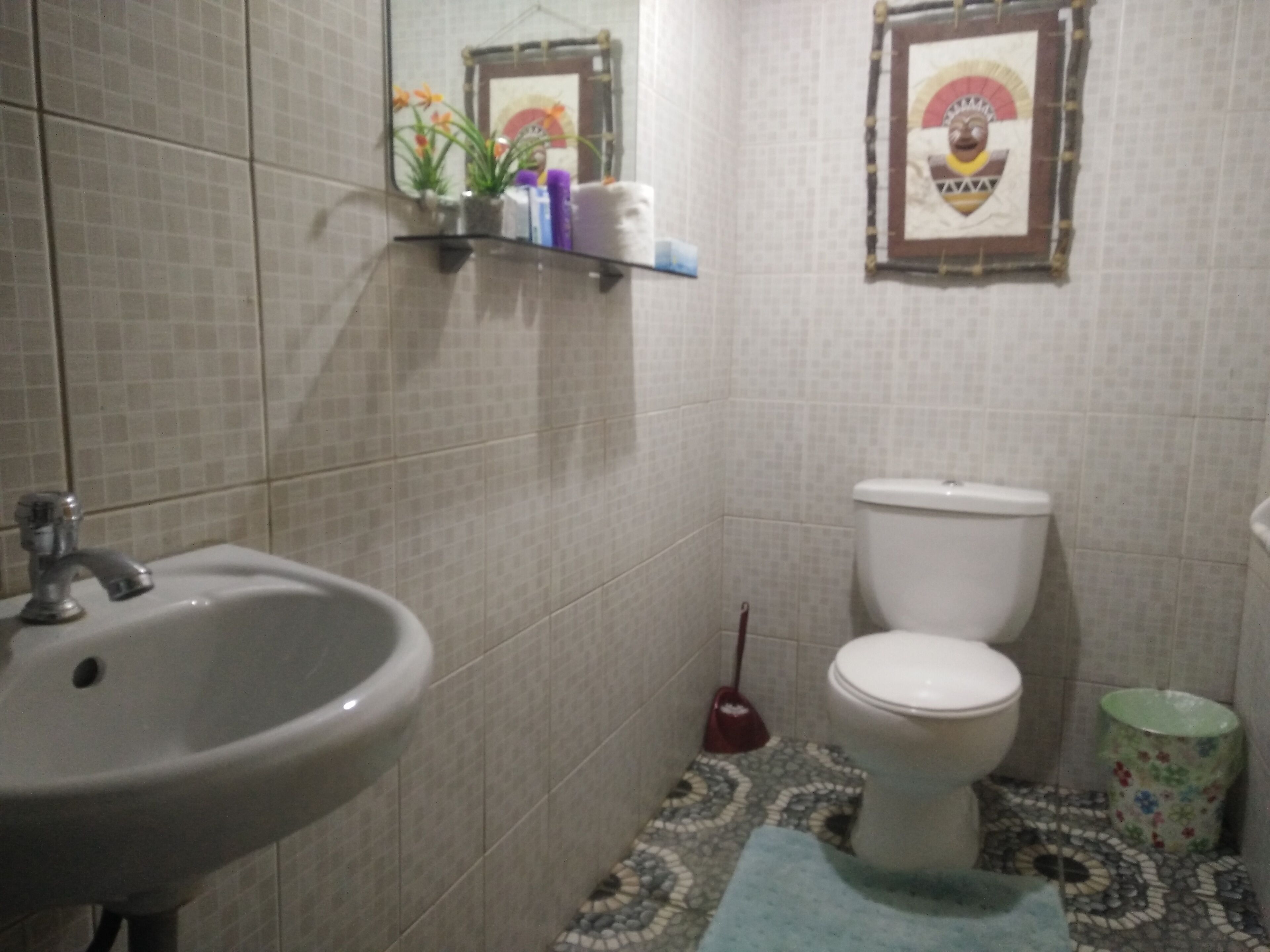 Traditional Filipino Home Near 100 Islands