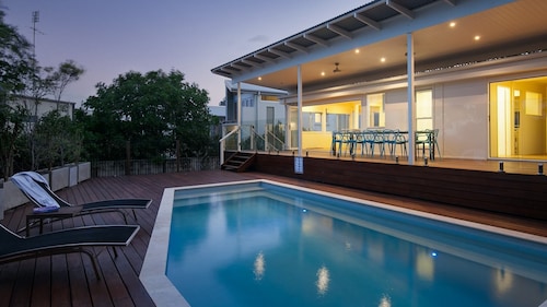 Belmore Terrace - Perfect Pad - Just 100 metres to the beach