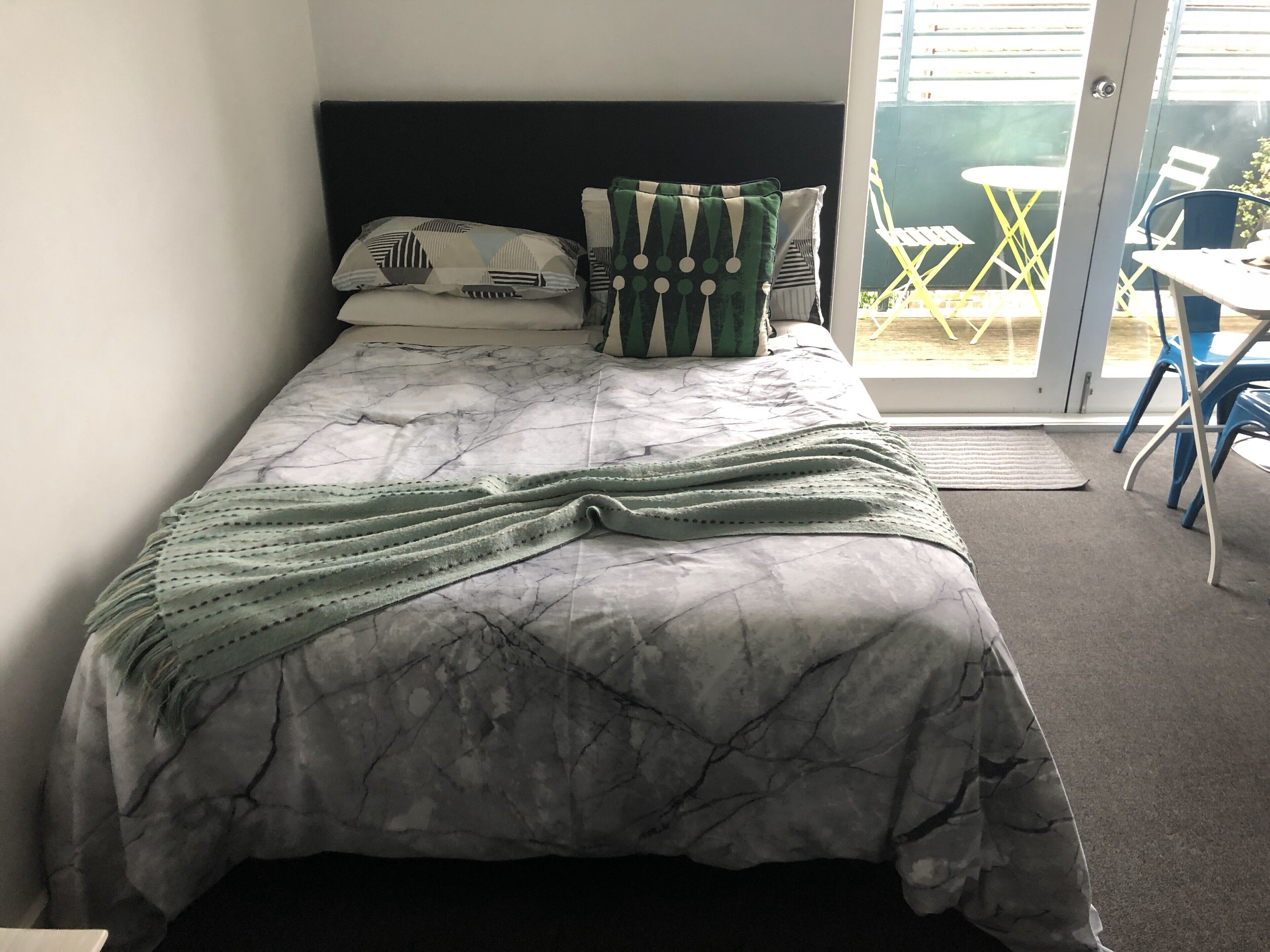 "Shakespeare Grove" - Pearl Apartments