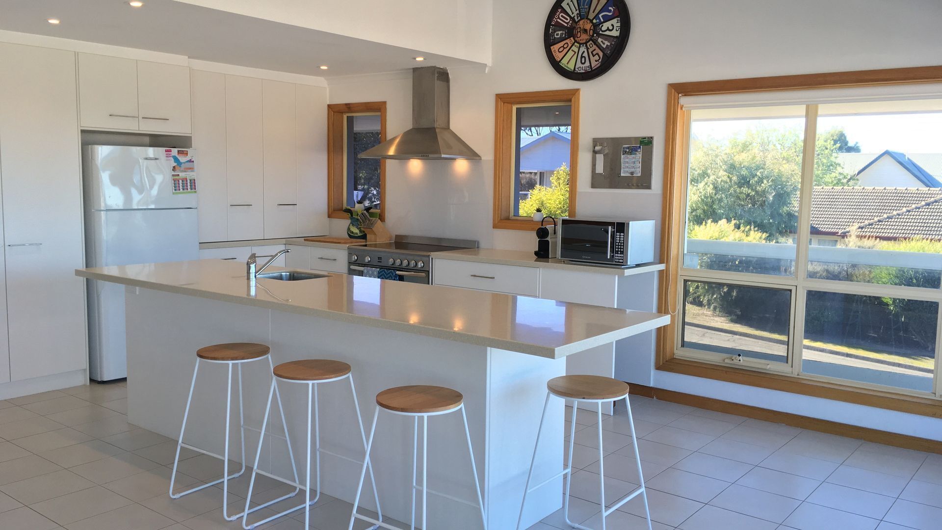 Breezes@Hayborough - Coastal Beach house & pet-friendly! — image 8