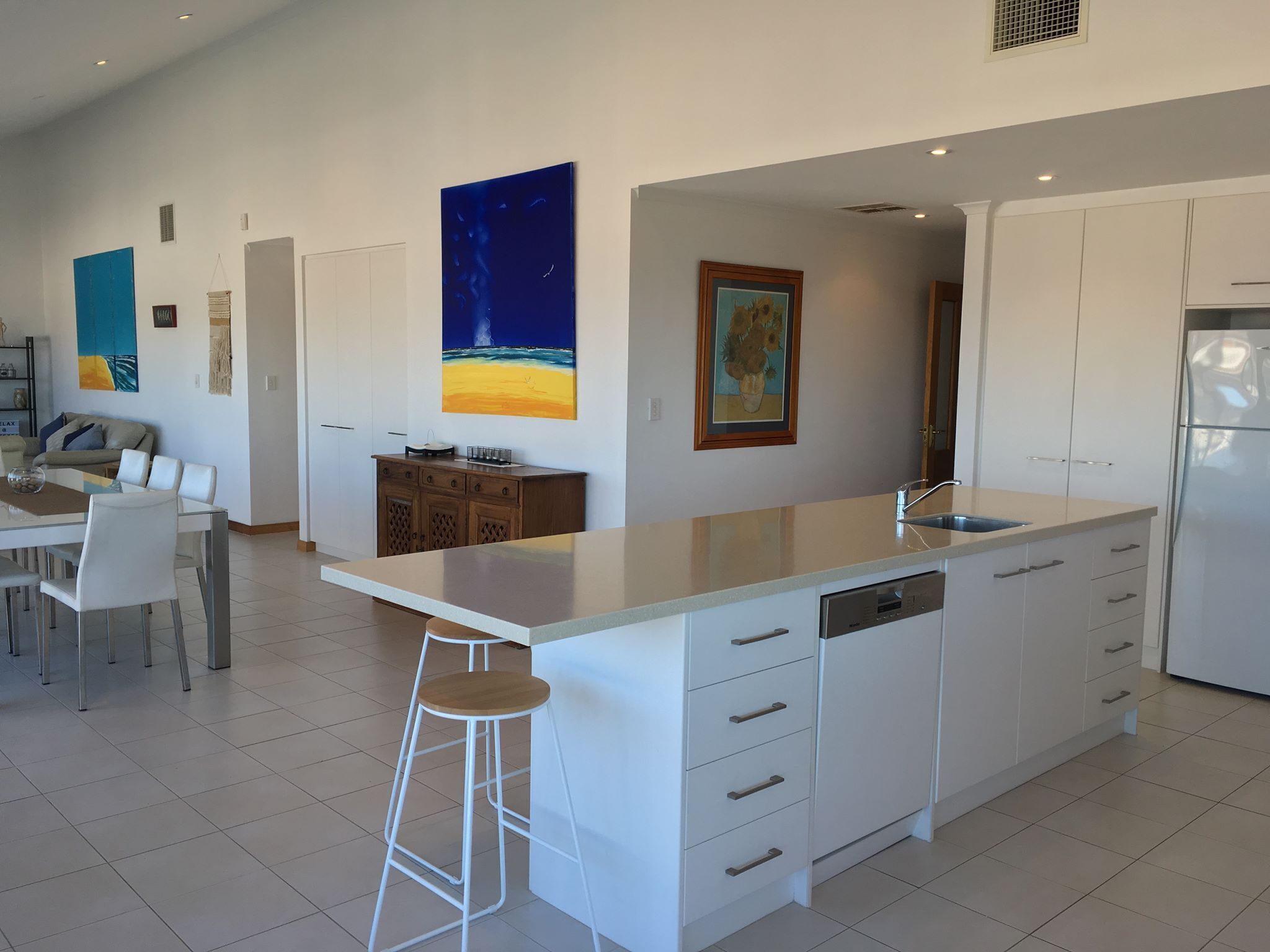 Breezes@Hayborough - Coastal Beach house & pet-friendly! — image 9