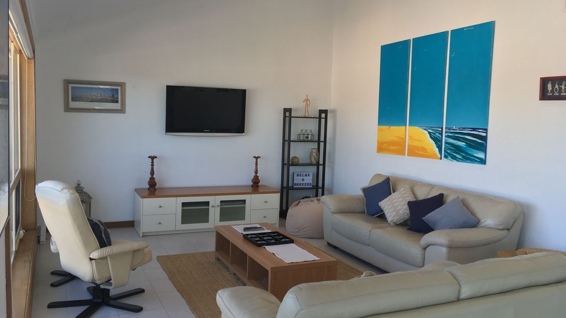 Breezes@Hayborough - Coastal Beach house & pet-friendly! — image 11