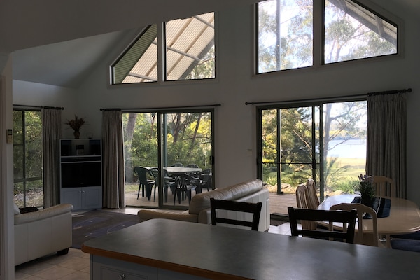 Waratah River View