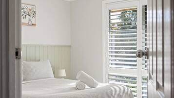 3 makuuhuonetta, silitysrauta/-lauta, internet