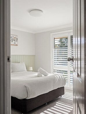 3 bedrooms, iron/ironing board, Internet