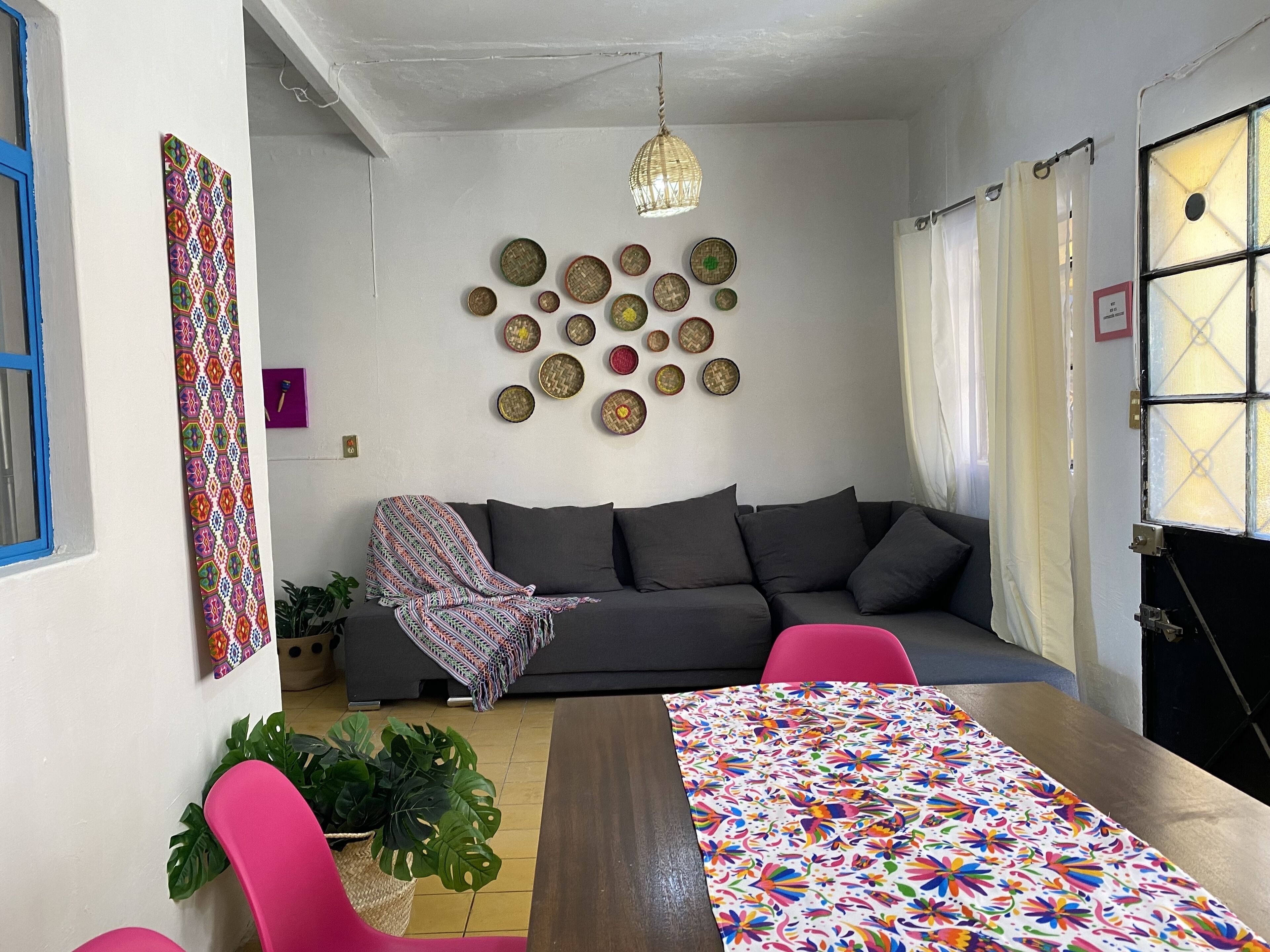 Céntrico y como departamento con 2 recamaras 