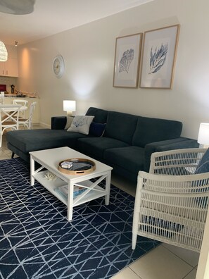 Smart TV, DVD player, stereo