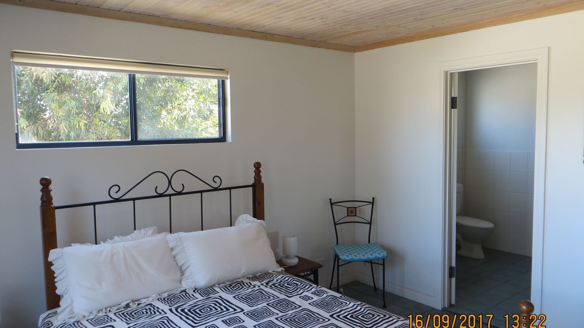 Goolwa Riverhouse Apartment — image 5