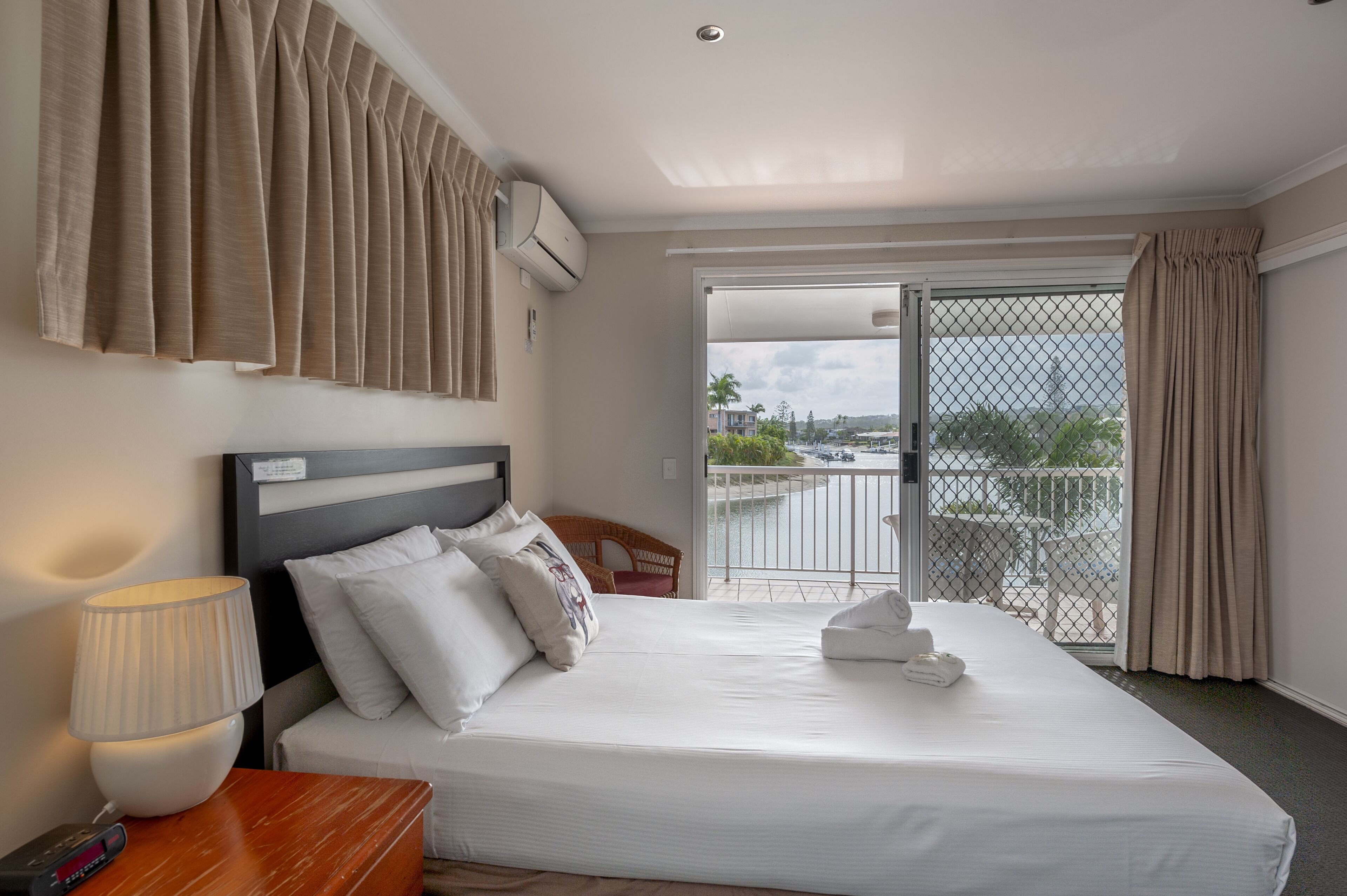 Saltwater Villas - Pet Friendly - Waterfront — image 27