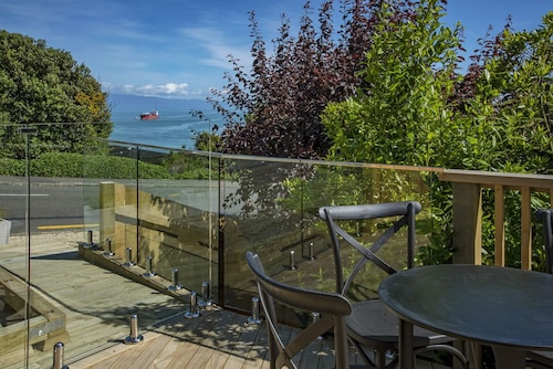 Tipi Haere - Walking distance to Nelson City Centre and the Waterfront!