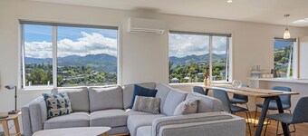 Tipi Haere - Walking distance to Nelson City Centre and the Waterfront!