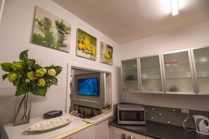 Interior - M107 CBD Location near Kings Park  (West Perth)