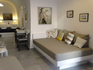 Interior - Yposkafo Suites - Private Studio - Firostefani - Santorini (Santorini)