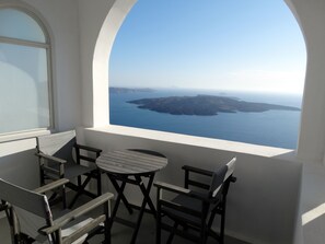 Outdoor dining - Yposkafo Suites - Private Studio - Firostefani - Santorini (Santorini)
