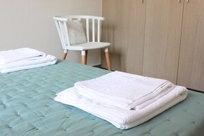 2 dormitorios, tabla de planchar con plancha, wifi y ropa de cama