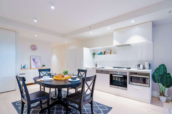 KITCHEN AND DINING TABLE FOR 4