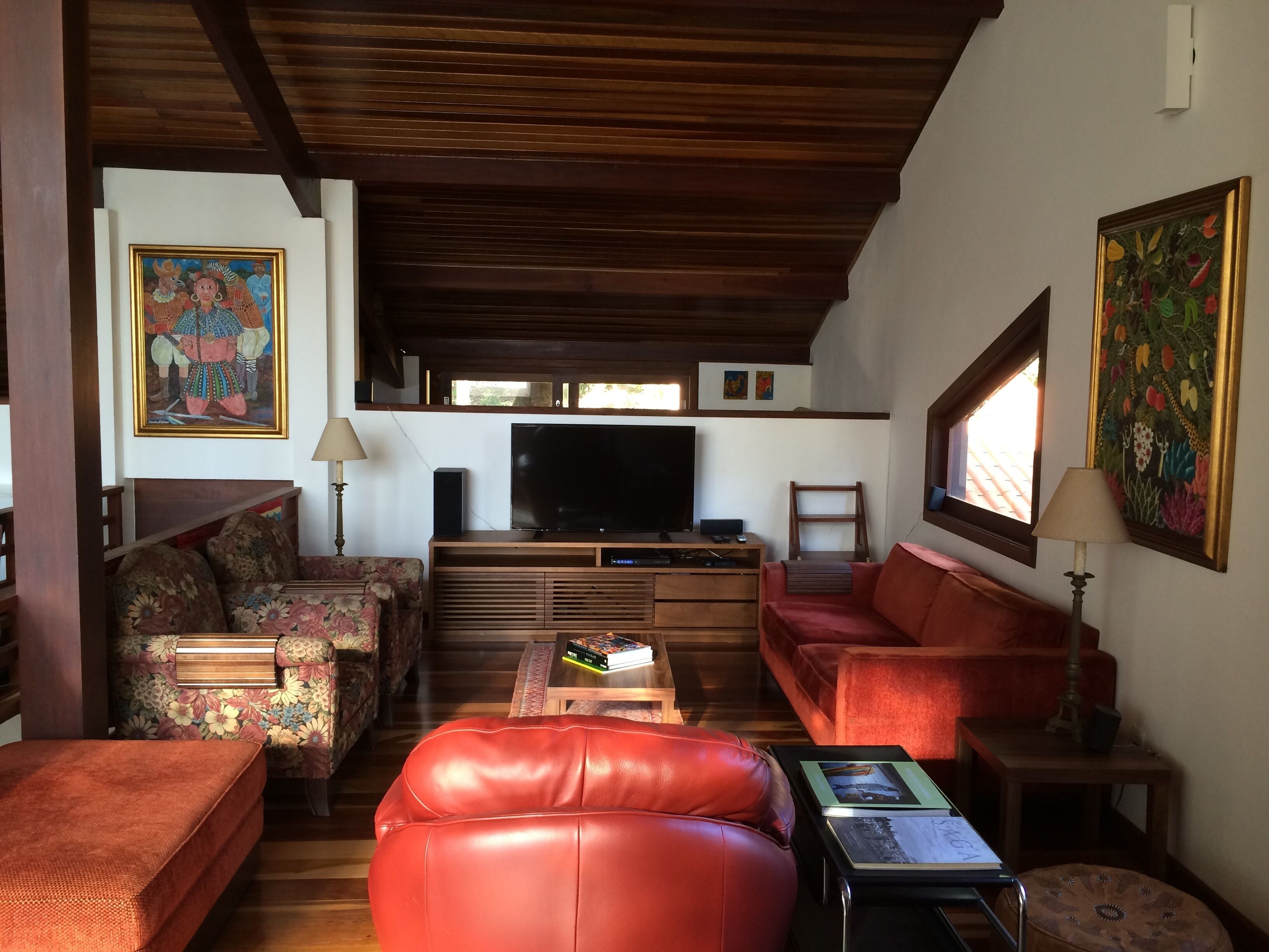 Beautiful house 400 M2 newly built in the middle of nature, sleeps 15 people