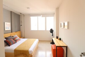 1 bedroom, desk, free WiFi, bed sheets