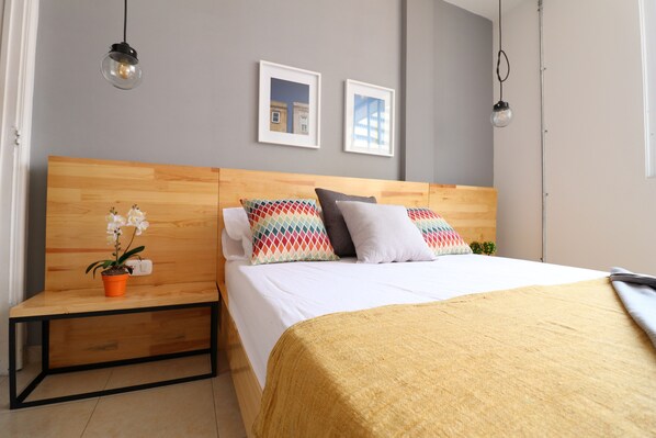 1 bedroom, desk, free WiFi, bed sheets