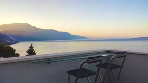 Property grounds - Holiday House Botta With Pool (Seaside Near Split) (Marušici)