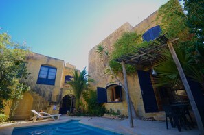 Outdoor pool - 300 yo, 4 bedroom farmhouse with private pool (ghasri)