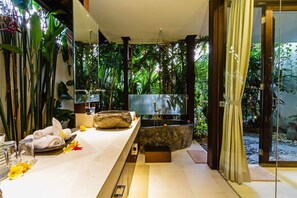 Free toiletries, hair dryer