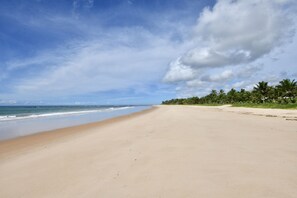 Am Strand, Liegestühle, Strandtücher