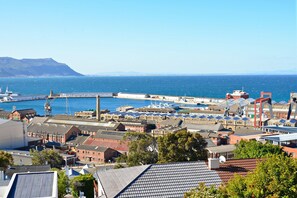 Beach/ocean view - Grosvenor Villa - Tranquility at the Sea (Cape Town)