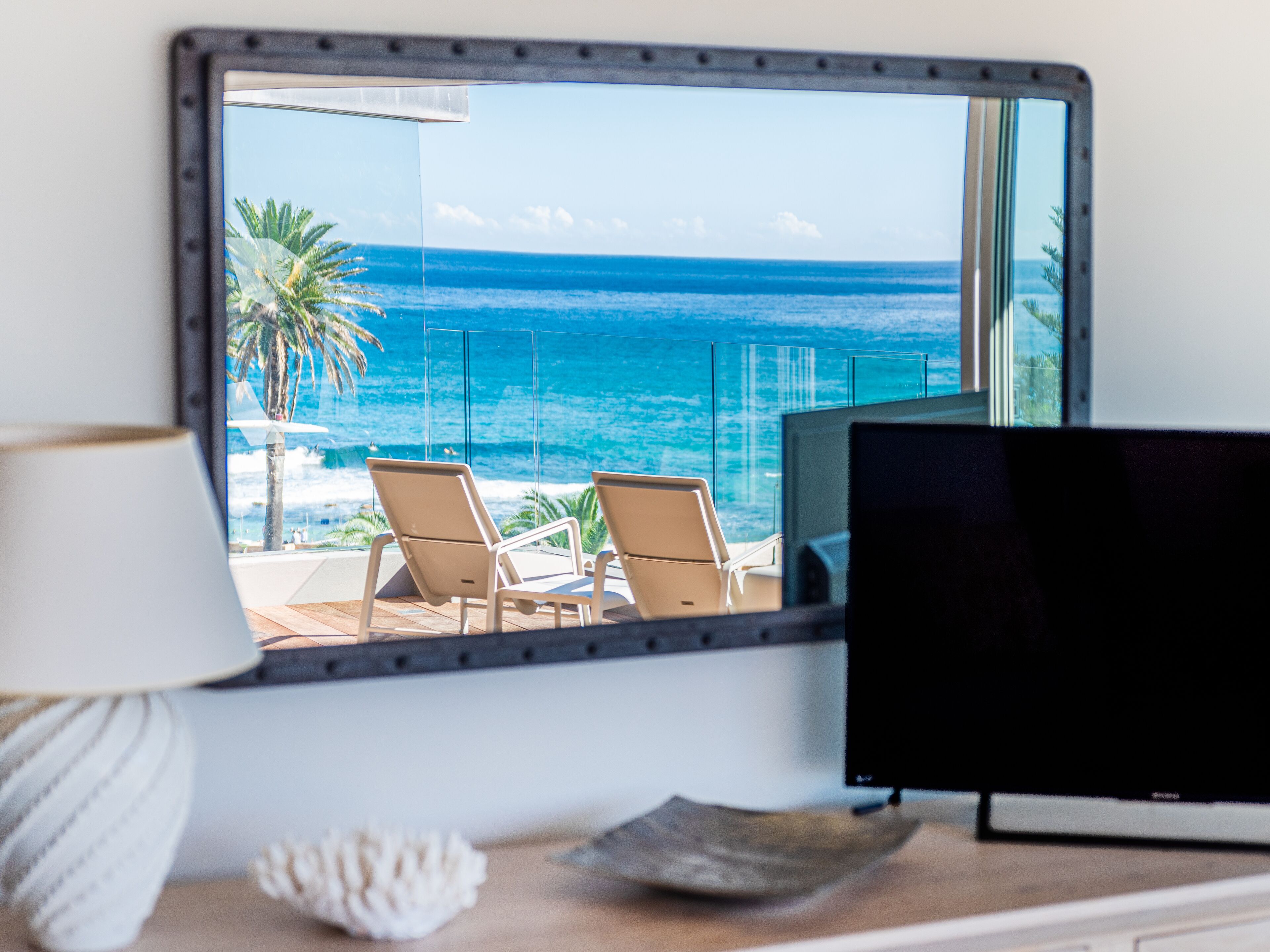 Beachside penthouse — image 10