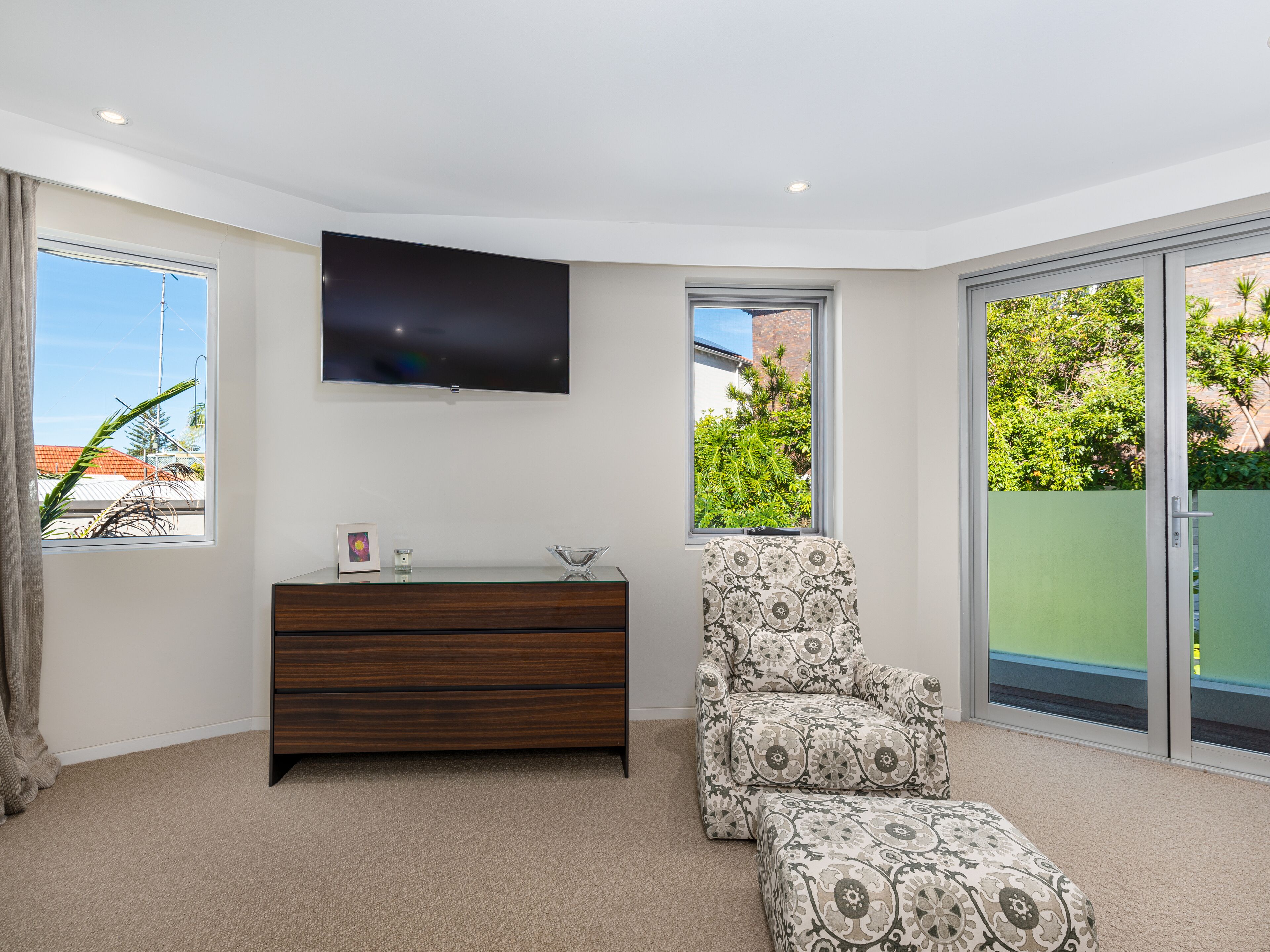 Beachside penthouse — image 2