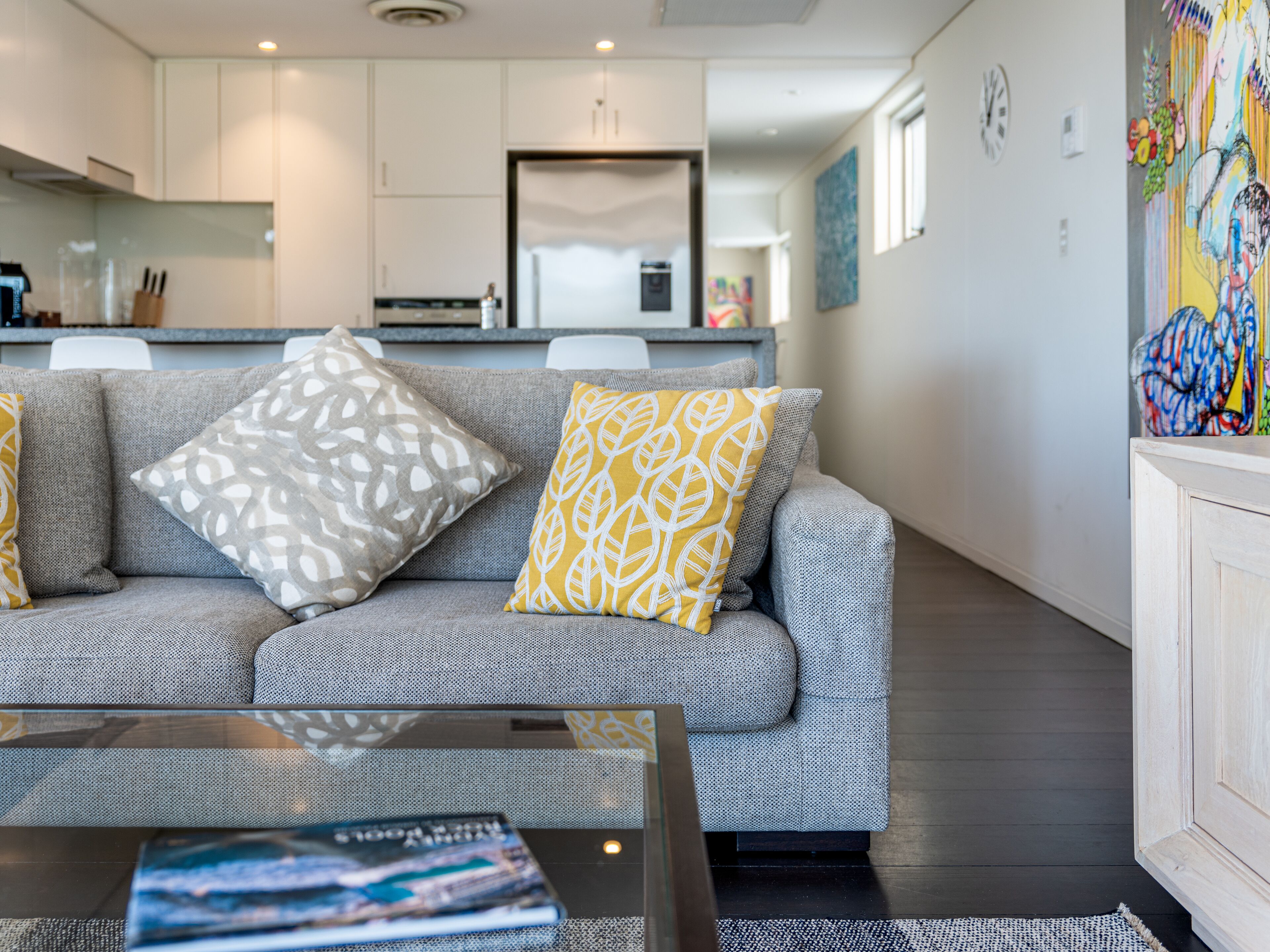 Beachside penthouse — image 11