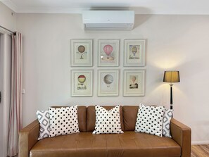 TV connectée, lecteur de DVD, vidéothèque