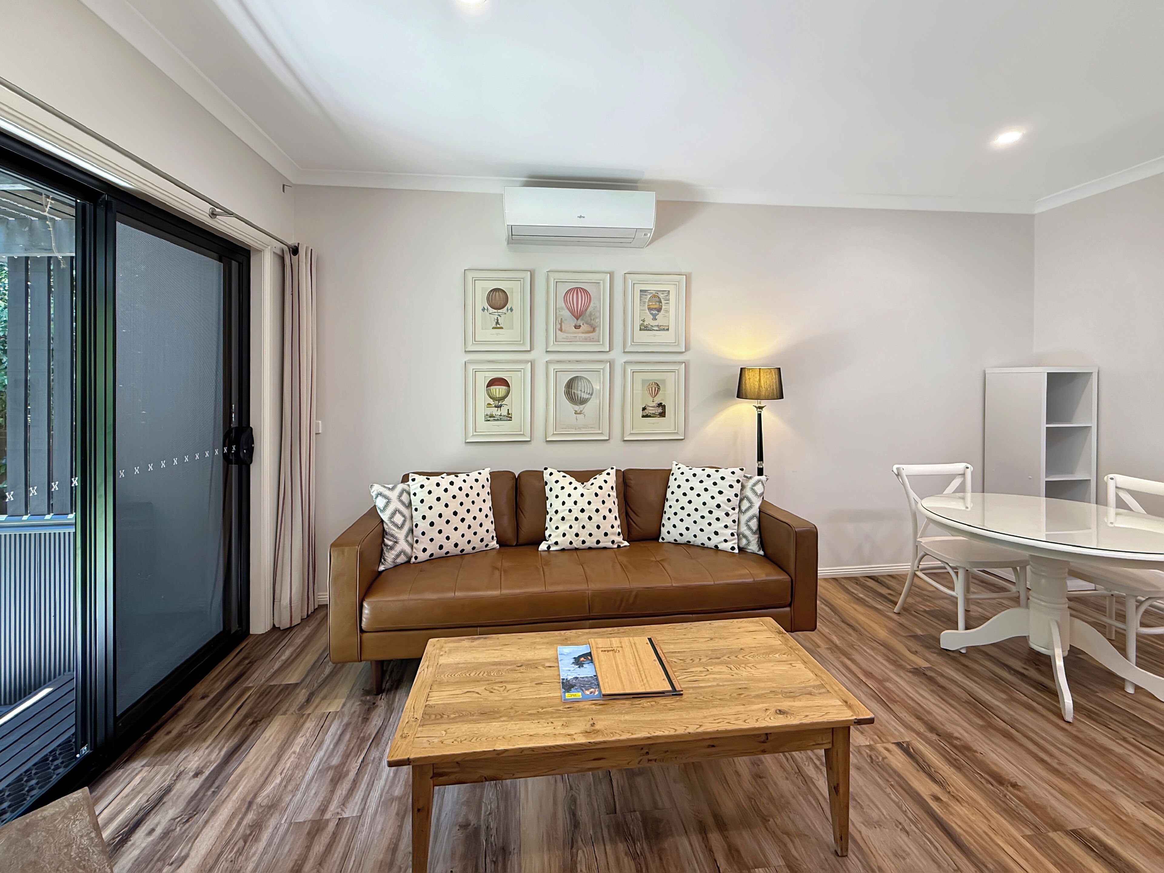 TV connectée, lecteur de DVD, vidéothèque