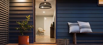 Quartz Retreat - Ideal group accommodation for up to 10 guests!