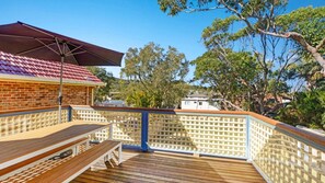 Outdoor dining - Copa Cottage - Convenient Location (COPACABANA)