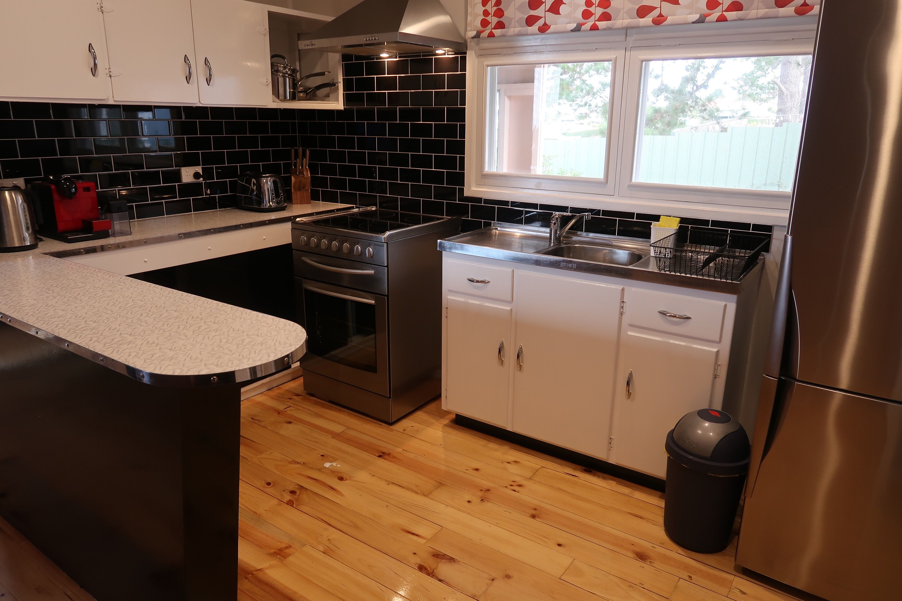 Rumbelow Cottage - Enjoy the Serenity and View! — image 6