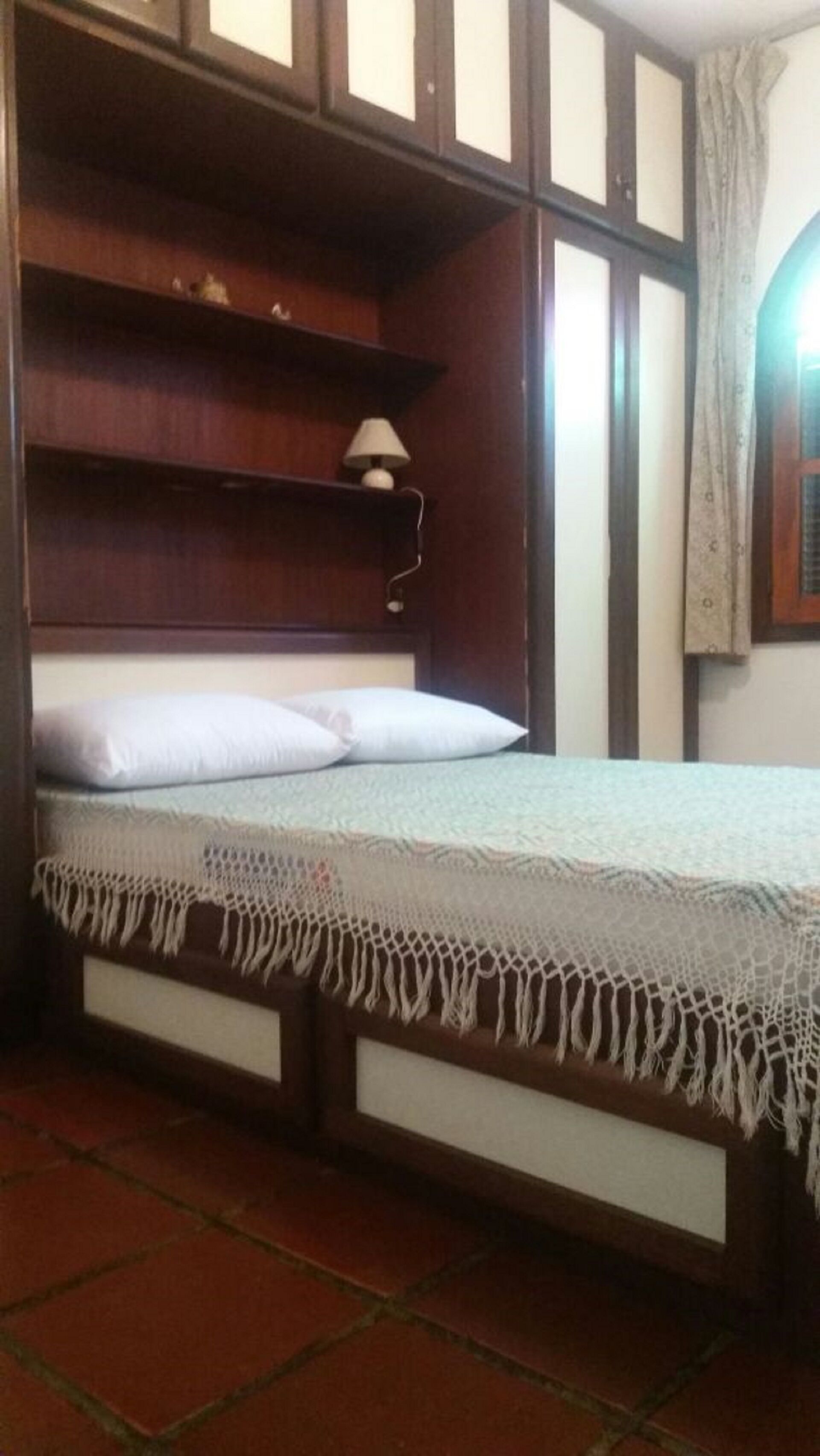 Apt near the beach, close to everything, very well accommodates family.