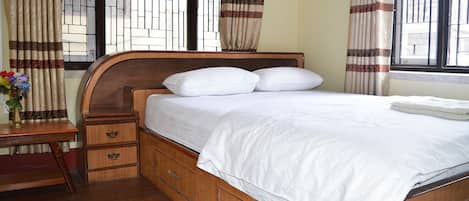 2 Schlafzimmer, Schreibtisch, Bügeleisen/Bügelbrett, kostenloses WLAN