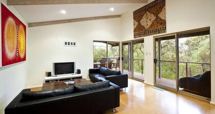 Orchid House - treetop views close to beach